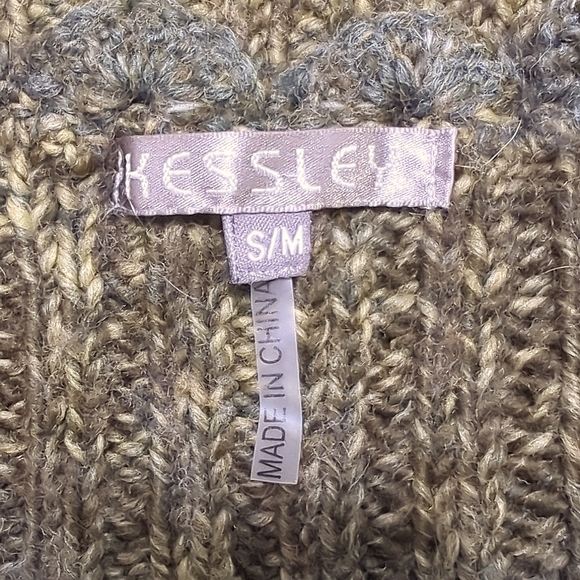 Dolman Sleeve Green Tunic Sweater - Picture 6 of 6